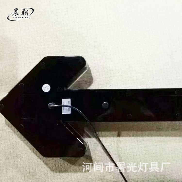 洒水车清扫车箭头灯LED车载导向箭头灯24V诱导灯
