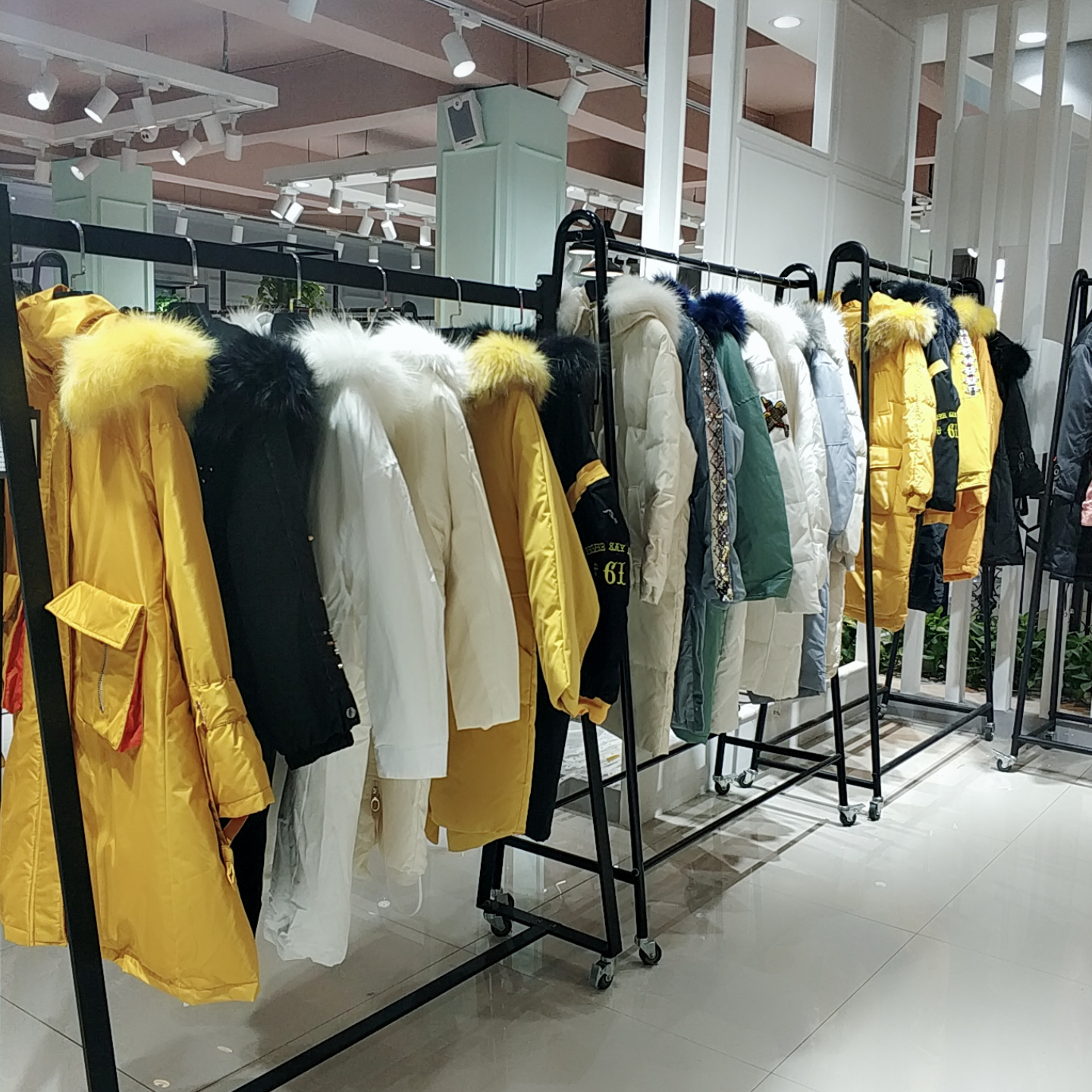 密西婭豪華羽絨服