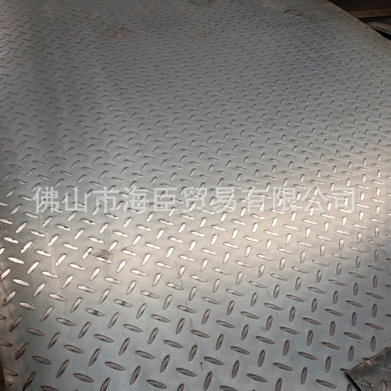 直销 热轧花纹板3.75*1250 热镀锌花纹板 五金冲压花纹板q235