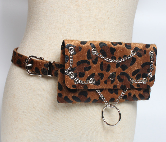 Taillentasche Mit Leopardenmuster Und Punk-kette display picture 5