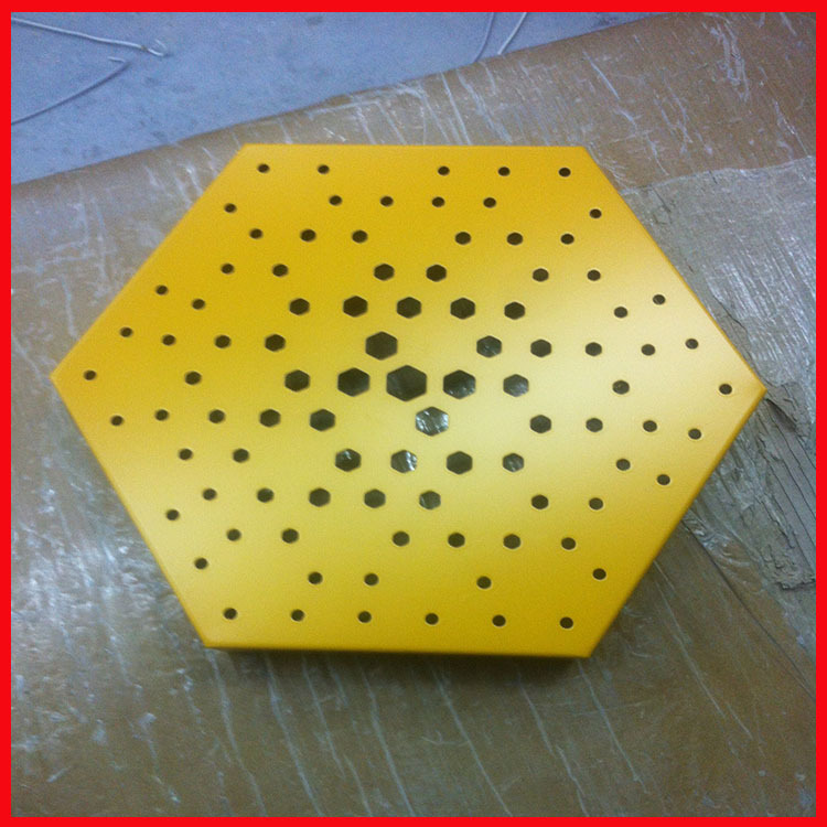 厂家供应六边形蜂巢铝单板 铝天花吊顶装饰材料 幕墙冲孔铝单板