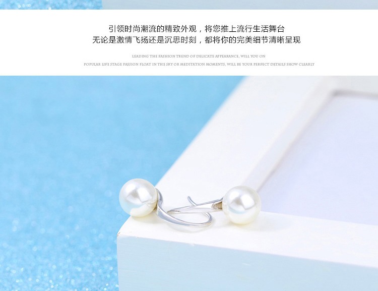 1 Pearl Ear Hook_008.jpg