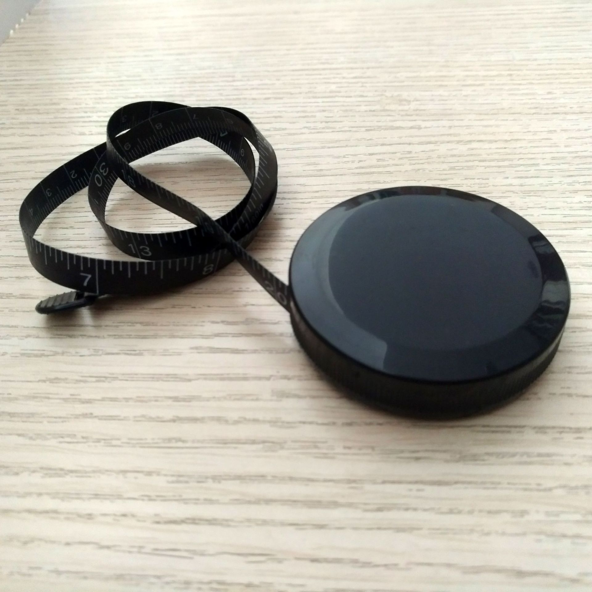 行选跨境现货库存卷尺1.5米60英寸外贸出口迷你全黑自动伸缩卷尺