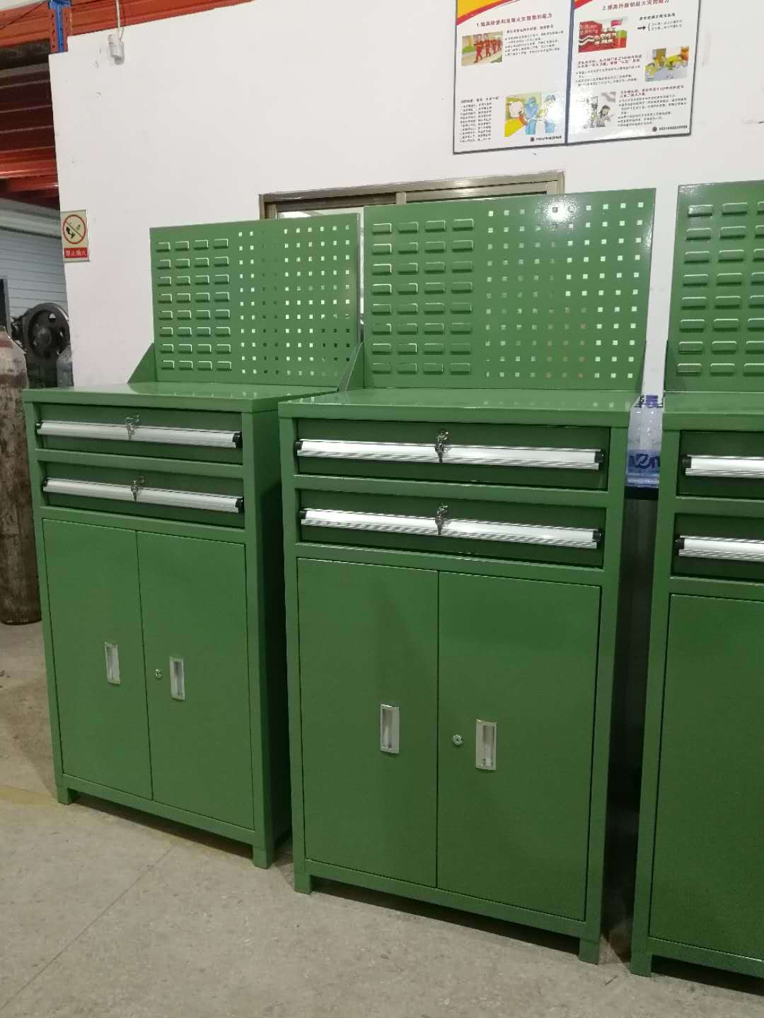 东莞厂家直销重型工具柜 挂板工具柜 车间储物柜 双门工具柜批发