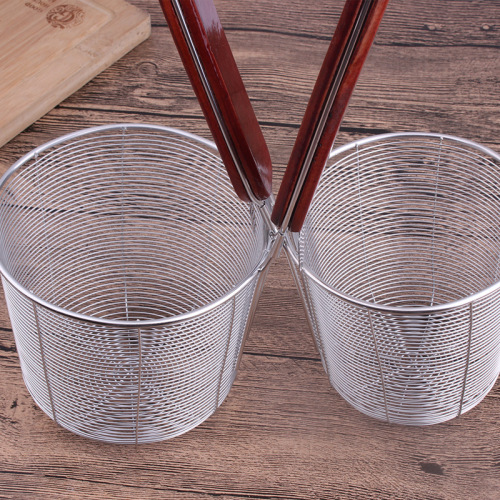 Wooden handle stainless steel frying line leaking noodles Spicy noodle fishing colander Wooden handle mesh leaking noodle spoon