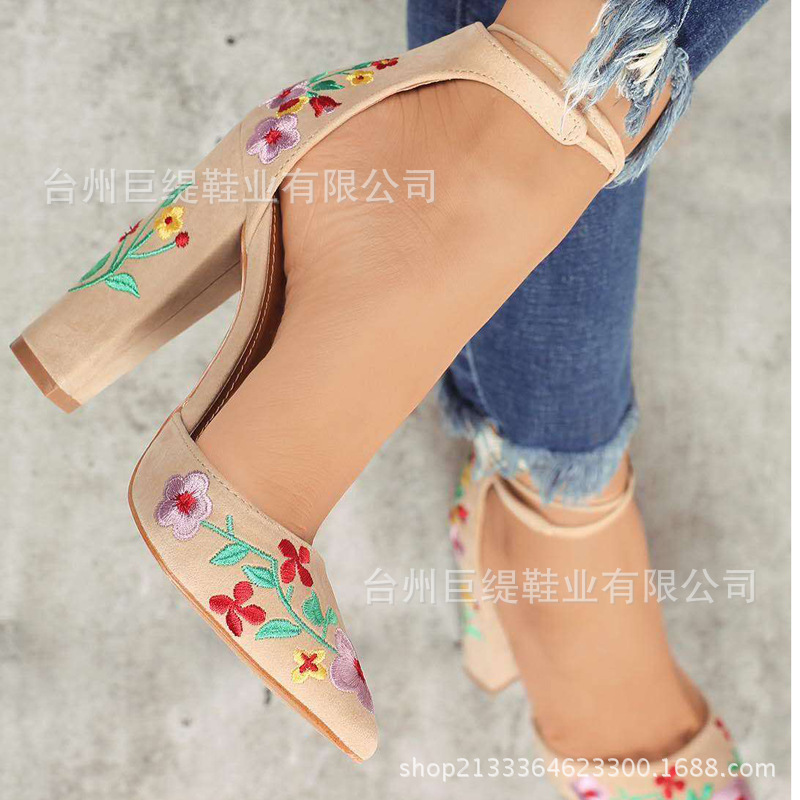 Women's Embroidered Embroidered Frosted Thick Heel Sandals