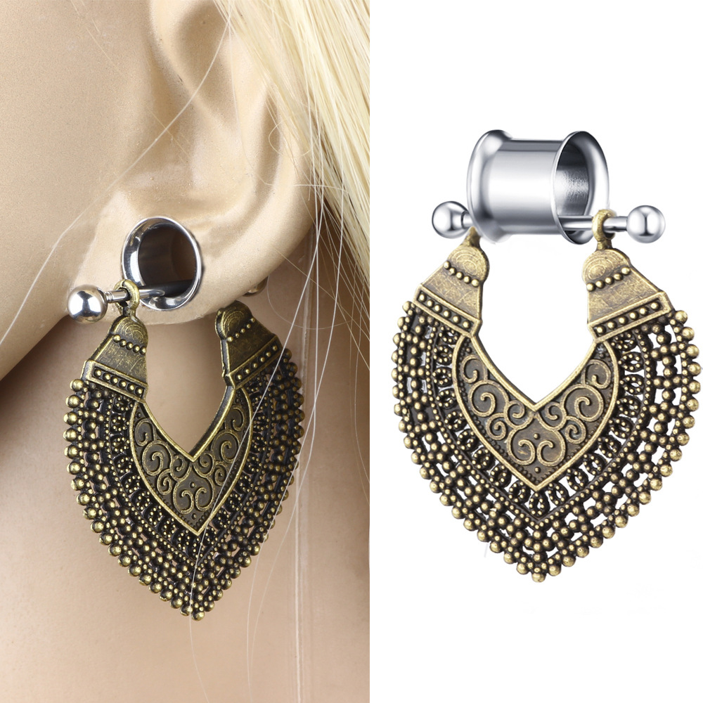 Pointed titanium steel lip stud product view