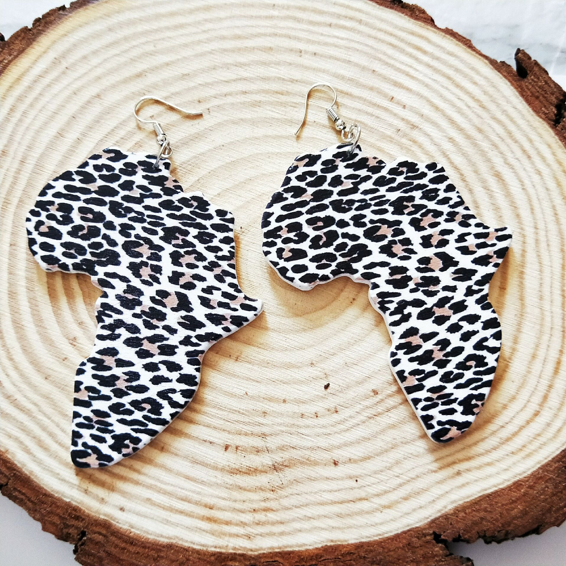 Retro Leopard Printing Wooden Geometric Earrings display picture 5