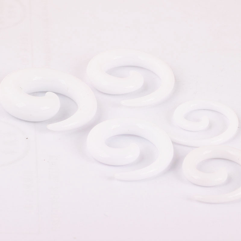 Pointed titanium steel lip stud product view
