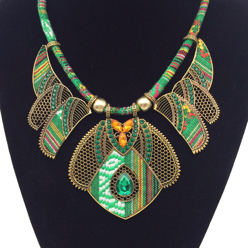 Ethnic Style Bohemian Geometric Alloy Plating Inlay Rhinestones Women's Necklace display picture 5