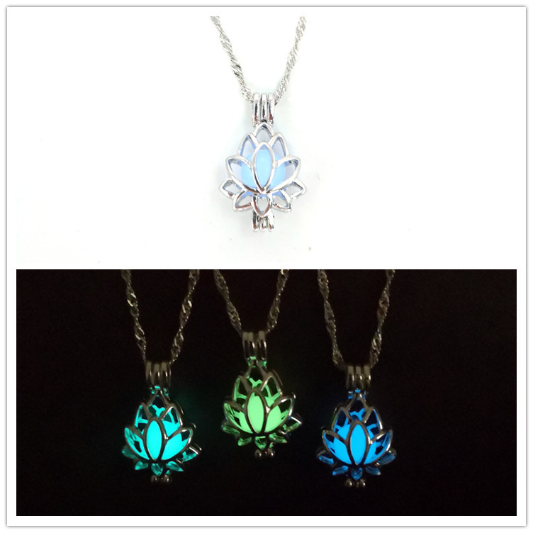 新款欧美流行莲花相盒夜光吊坠女时尚简约夜晚发光项链小饰品批发|ru