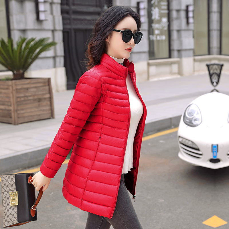 Chaqueta larga ligera de plumón para mujer — estilo coreano ajustado, cálida y elegante para invierno