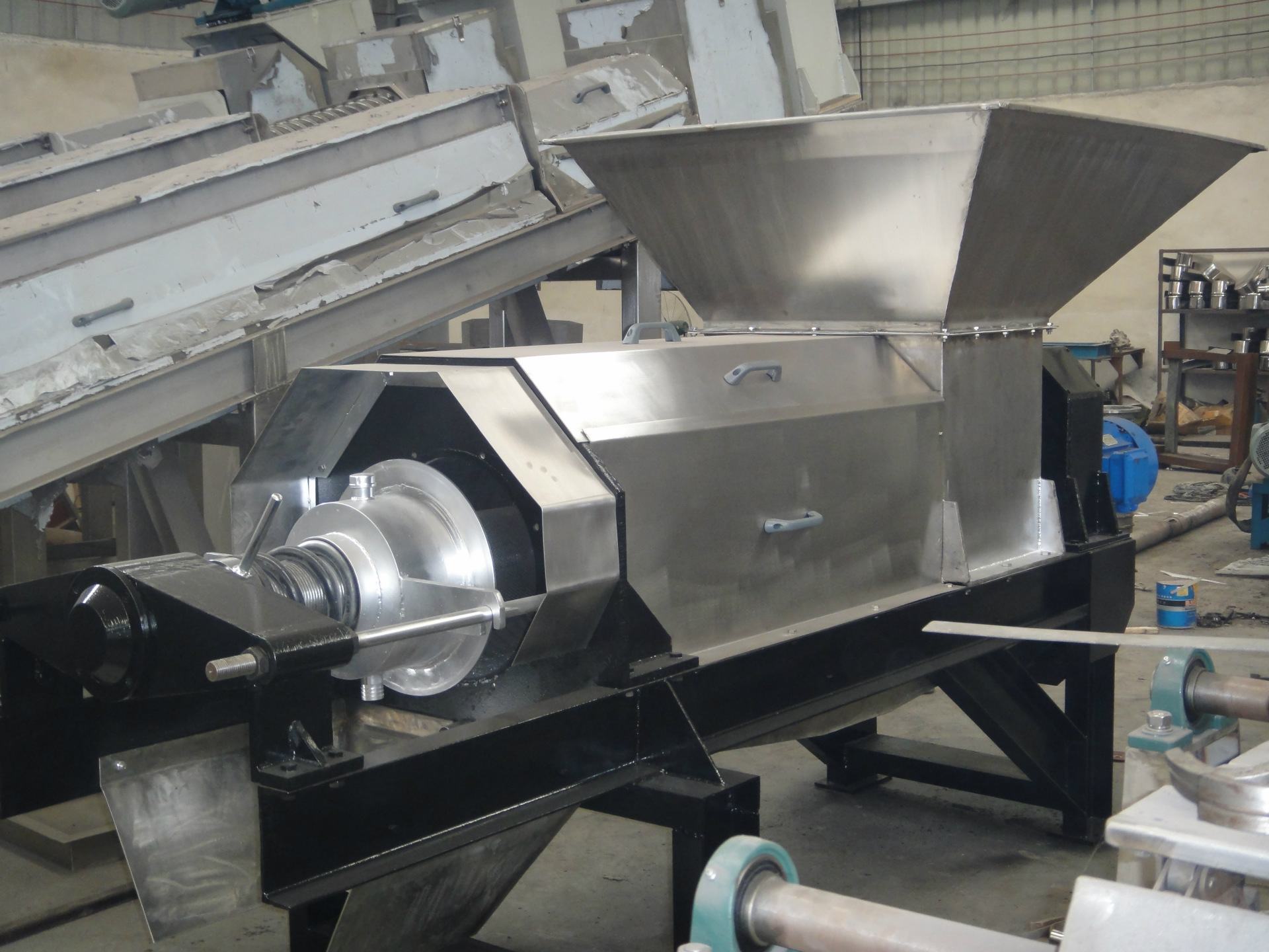 压榨脱水机,茶叶渣脱水机,棉纱压榨机,茶叶渣压榨脱水机  压榨机