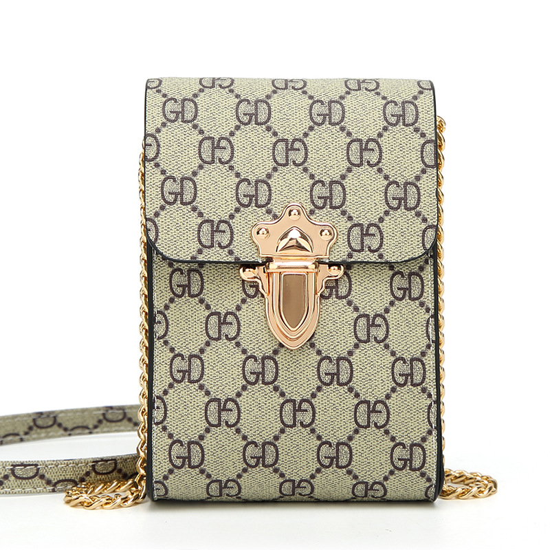 2020新款女式斜跨包百搭链条手机包印花字母女包迷你小包一件代发