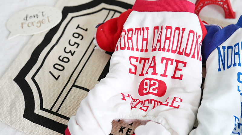 字母三色带四脚衣