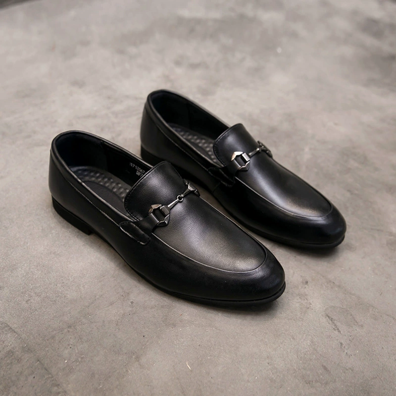 Летние туфли Doug на мягкой подошве, лоферы с низким верхом и пряжкой с лошадьми, повседневная мужская обувь, универсальная британская кожаная обувь с острым носком, Мужская