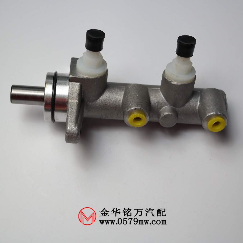 Liuzhou Wuling 6330 Old Wuling automobile Brake Master Cylinder Brake Master Cylinder