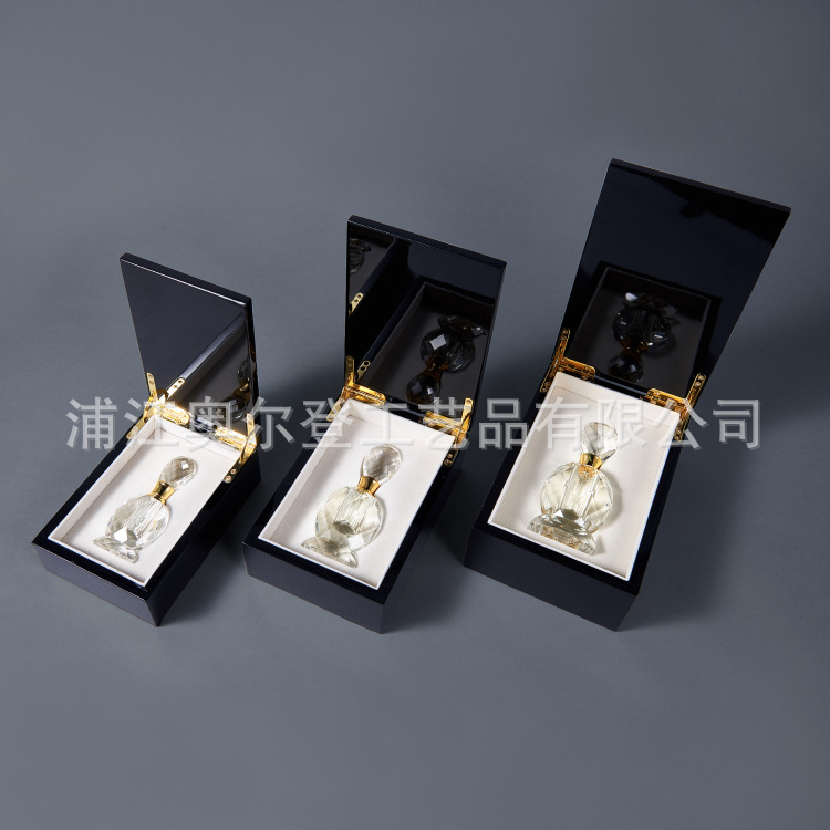 Customized and wholesale of portable mini pull-out wooden boxes, pull-out gift boxes, glass packaging boxes, and hollowed-out jewelry boxes detail image 5