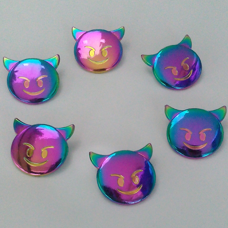 五金真空电镀厂七彩真空电镀PVD真空镀膜胸针UV真空镀炫彩加工