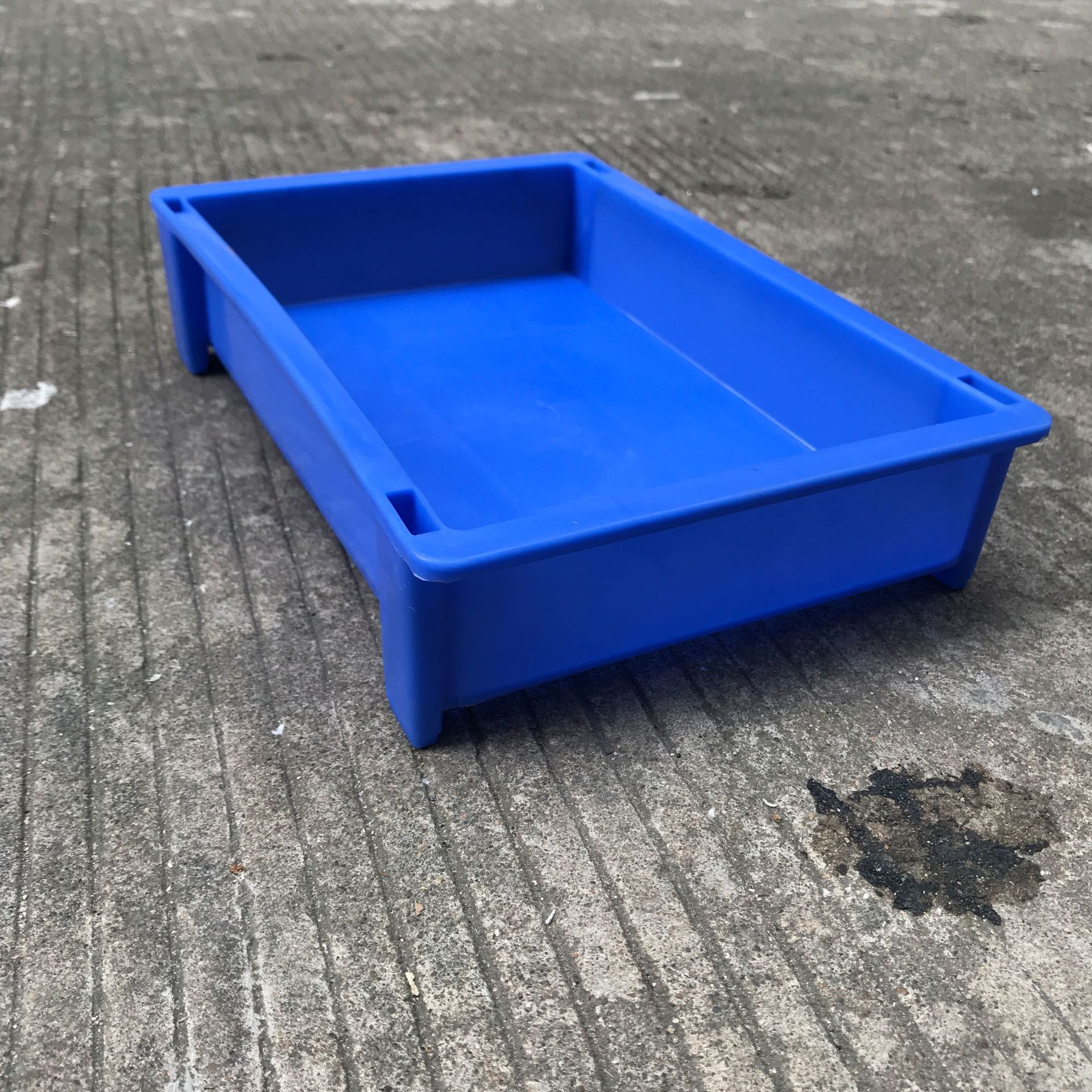 供应安徽蚌埠层叠塑料电池盒 山东组合式零件盒 塑胶物料盒