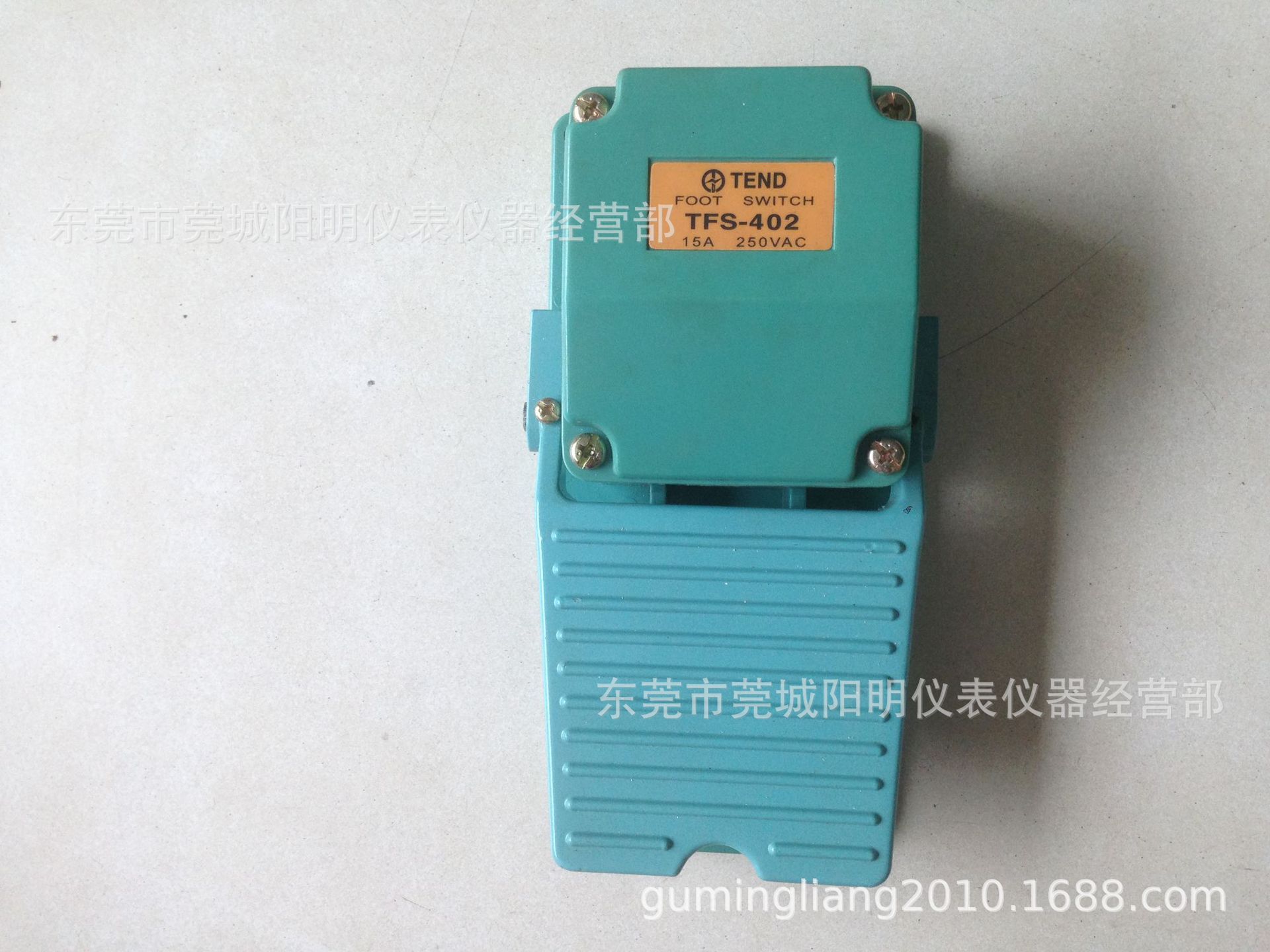脚踏开关TFS-402 铝壳 脚踩开关踏板开关 机床配件 银点 自复位型