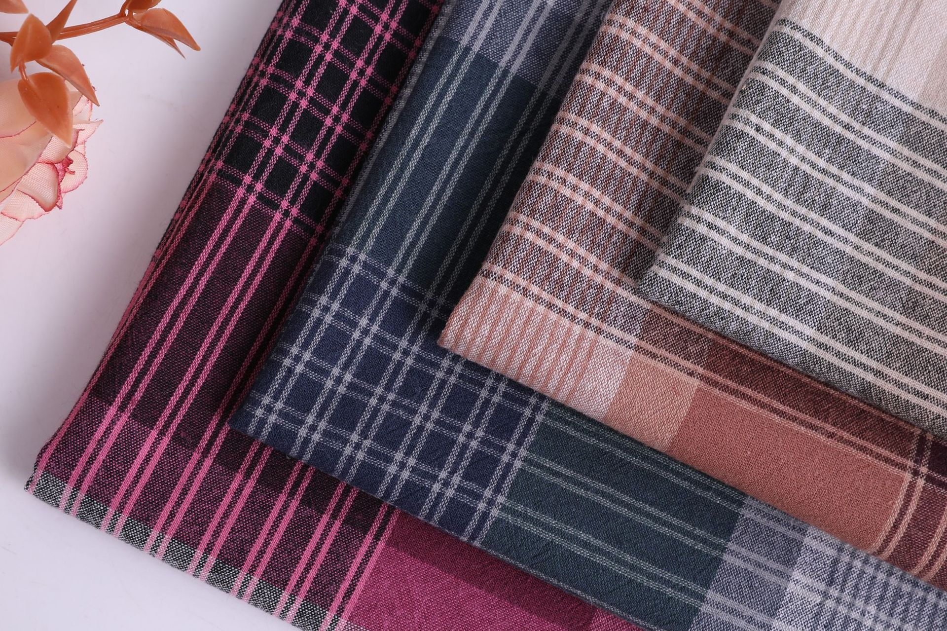 厂家现货供应 全棉 格子布 时尚衬衫布 休闲面料 大格 女装面料等