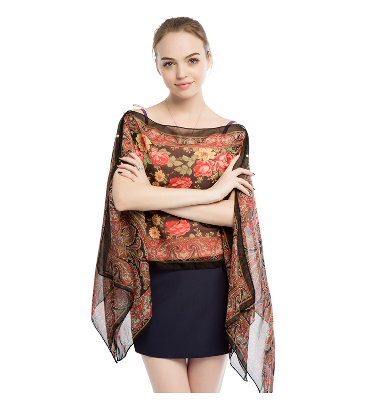 印花雪纺丝巾 珍珠扣防晒披肩批发 海边沙滩巾