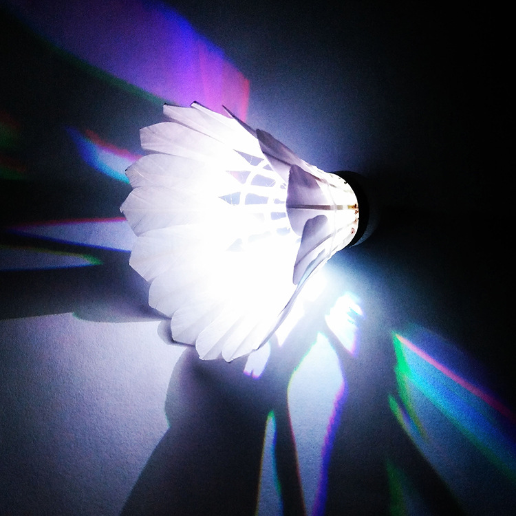 4 piezas LED pluma de ganso bádminton luminoso cabeza de bola de corcho
