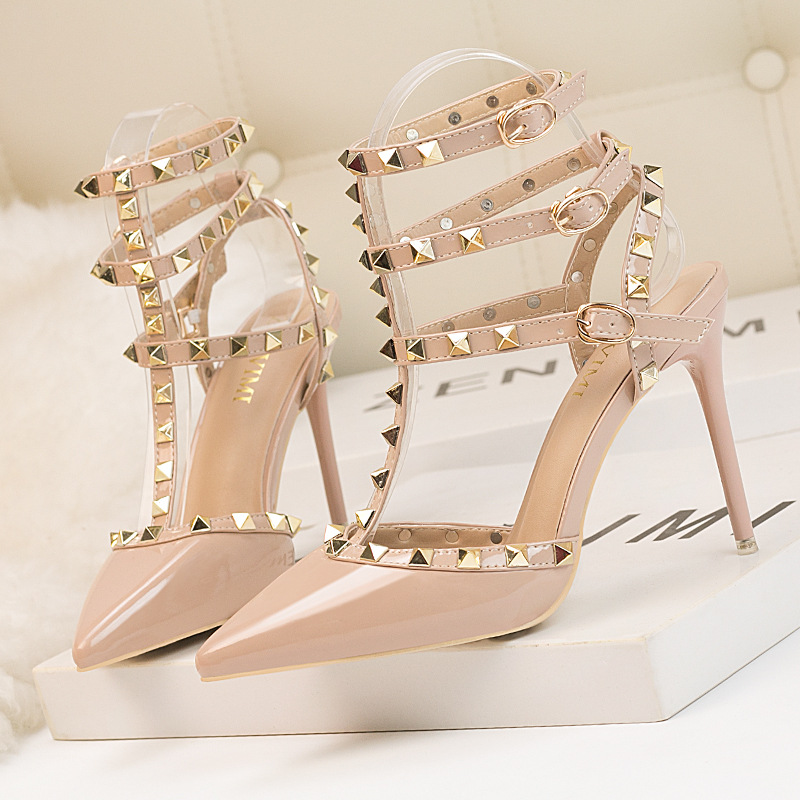 9616-26 Eurasian sexy night club high heeled shoes, leather, metal rivet sexy nightclub, Rome fashion sandals
