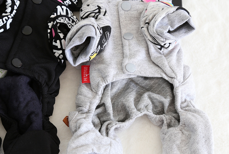 简约派带四脚衣