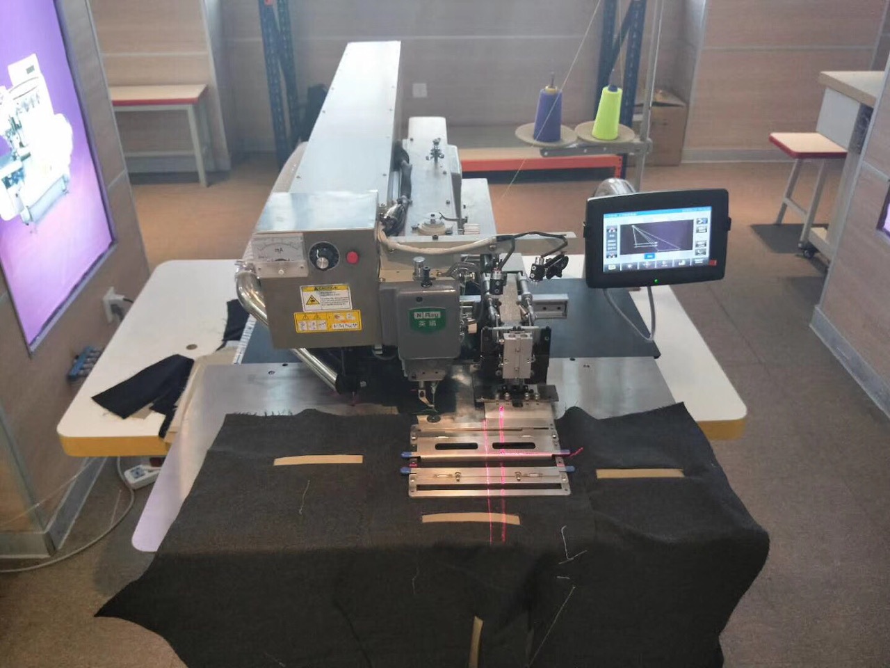 Láser abridor de bolsas, máquina de patrones, máquina de coser,