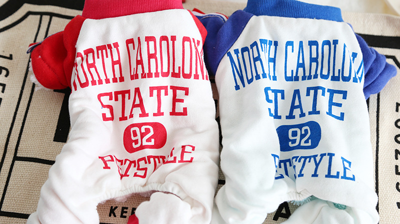 字母三色带四脚衣