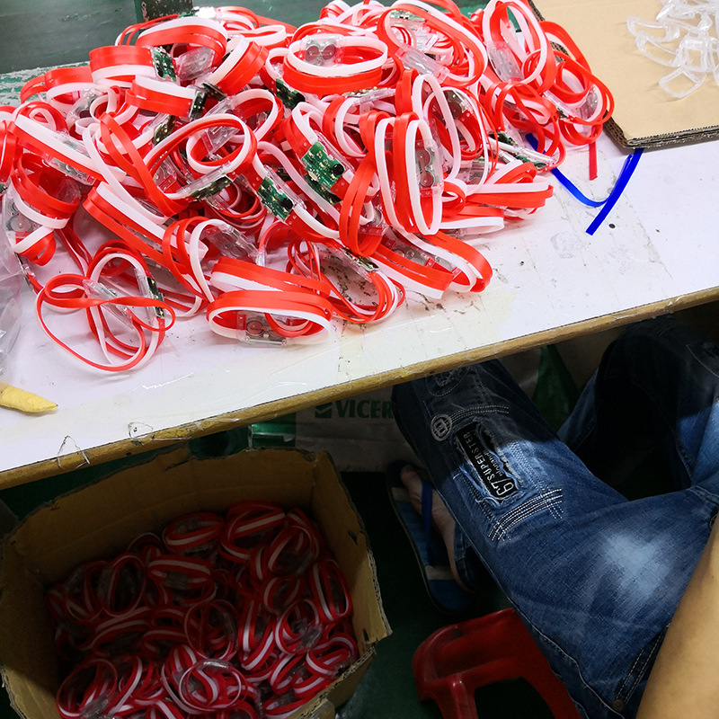 发光手环定制体育比赛活动演唱会荧光闪光手腕带酒吧蹦迪夜跑应援