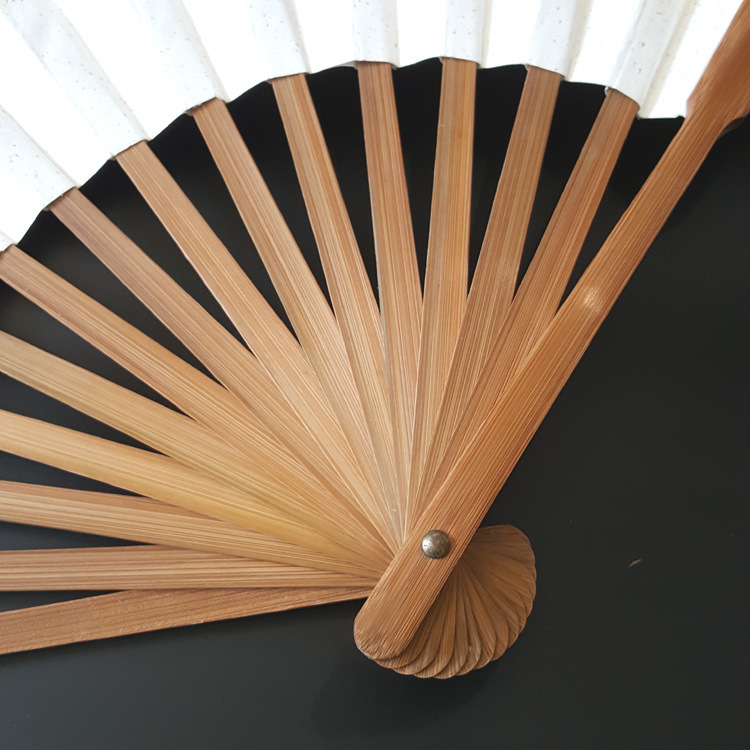 Custom Chinese-style hand-painted folding fan with Xuan paper, white paper fan, gift fan, business gift customization