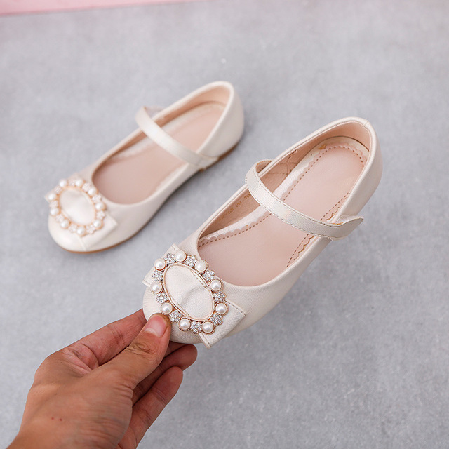 Giày nữ 2018 mới ngọc trai miệng nông Velcro Giày công chúa và giày trẻ em một thế hệ Giày công chúa
