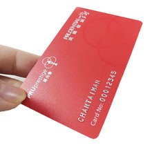 創新佳供應全新料燙銀印UV油銀色凸碼磨砂面的PVC保險會員卡