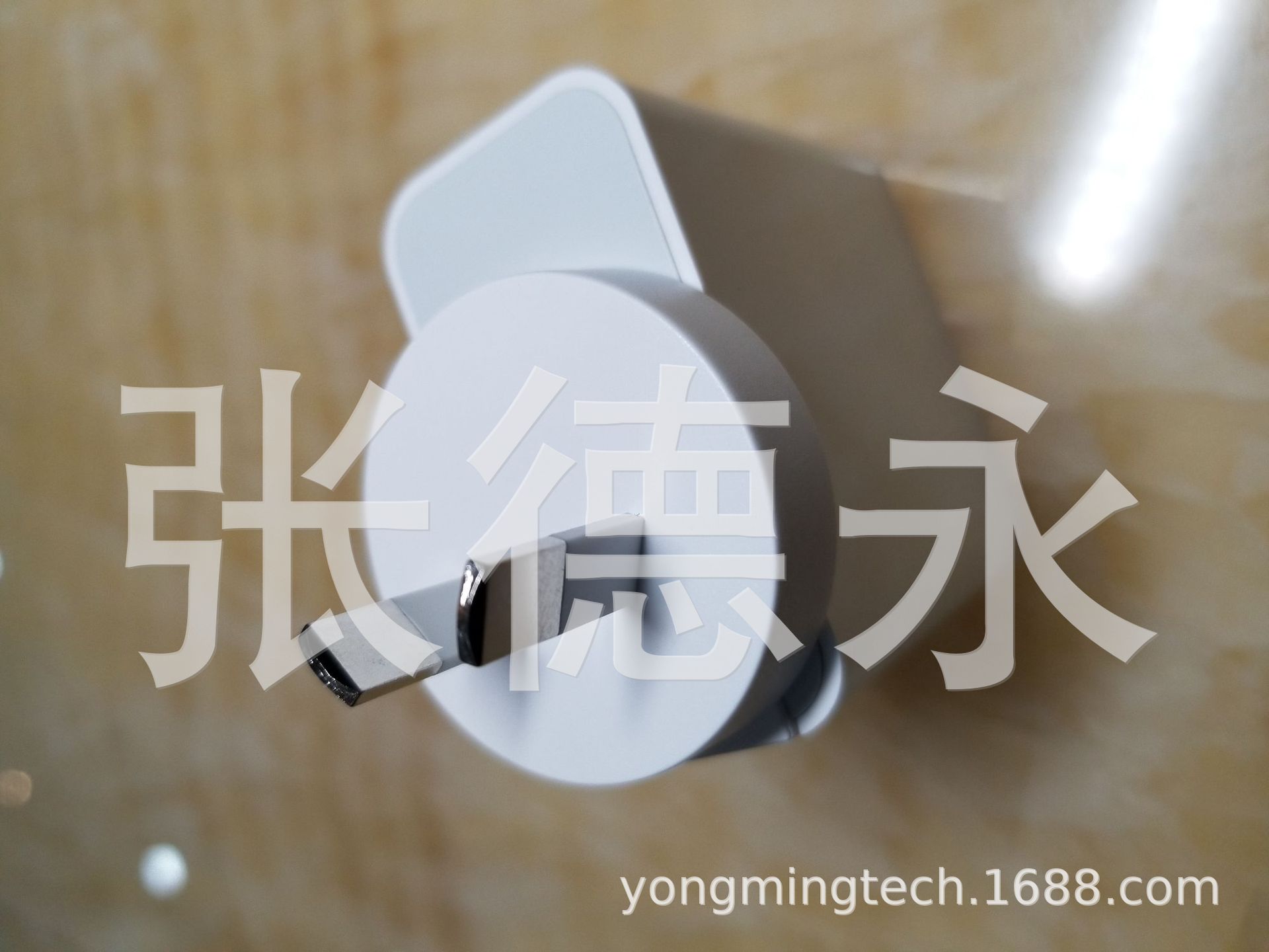 热销新款中规折叠 +可换头澳规PD充电器外壳，供应30W  TYPE C