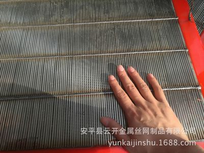 新品聚氨酯包边筛板 包边防刮毛 防阻塞新产品 楔形丝矿筛网筛板|ru