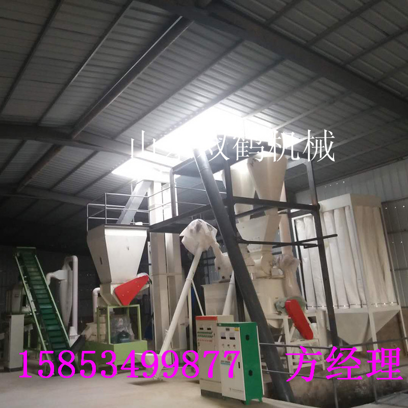 成套的牧草颗粒机造粒机多少钱？立式环模470颗粒机造粒机多少钱