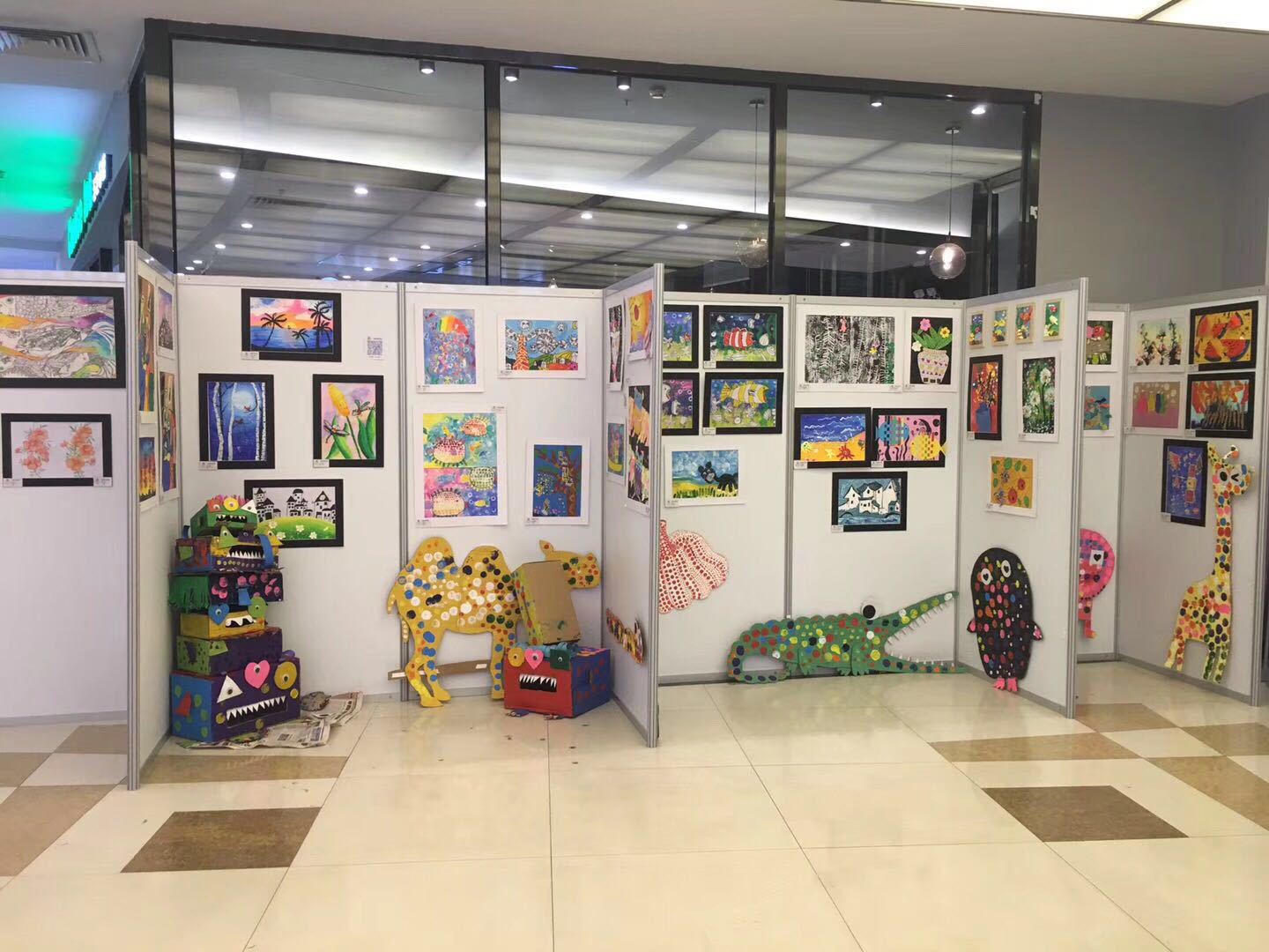 幼儿园小学生图片作品隔断展板 儿童画展用展示架 简易挂画展览