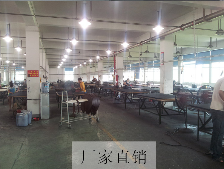 7959626312_795030498