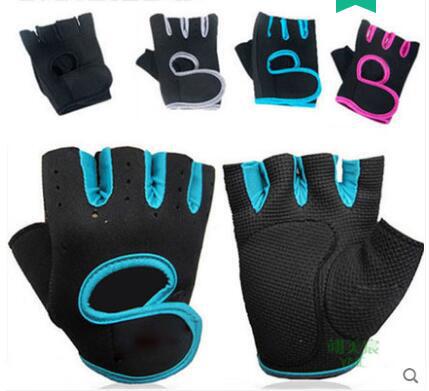 Sports gloves for gym
