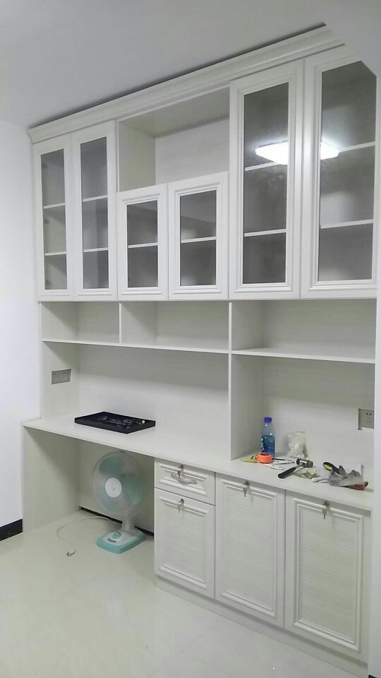 铝合金苏香桐衣柜