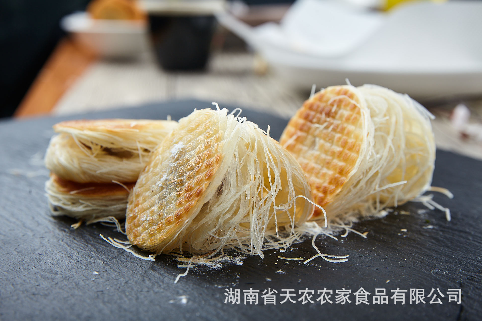 三全千丝抓饼 手抓饼怎么做_三全千丝抓饼 手抓饼的做法视频_豆果美食