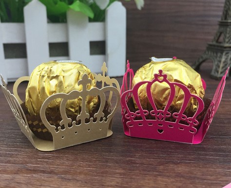 供应香水盒套镭射镂空工艺化妆品盒套激光打孔工艺纸盒镂空皇冠花