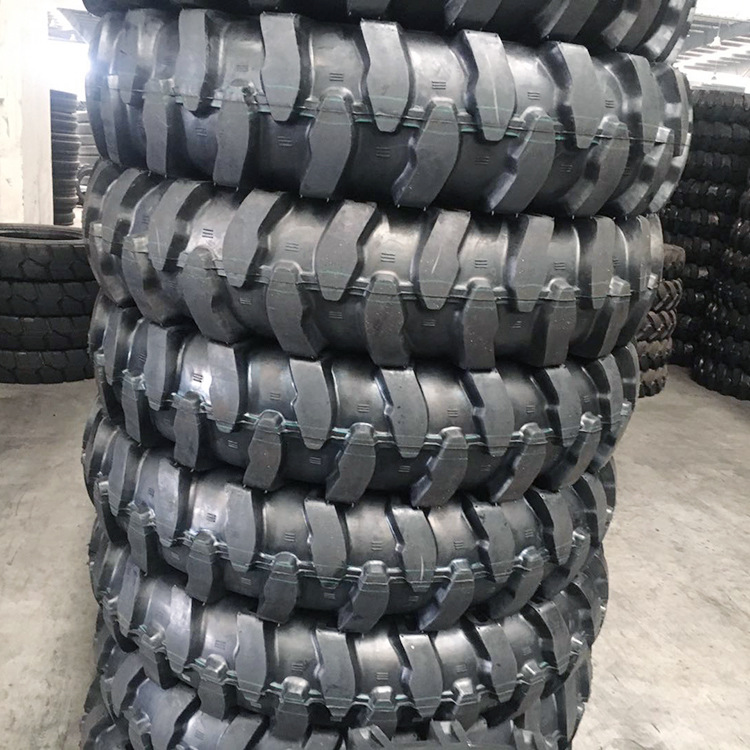 长期供应三包轮胎 9.00-20人字花纹挖沟机轮胎 加厚耐磨
