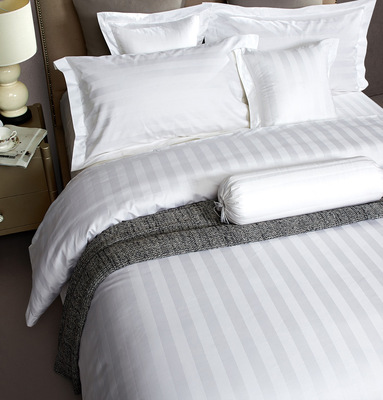 Folk custom Gaestgiveriet Hotel Satin 60S Duantiao Four piece suit wholesale 40 encryption 3 cm white Duantiao