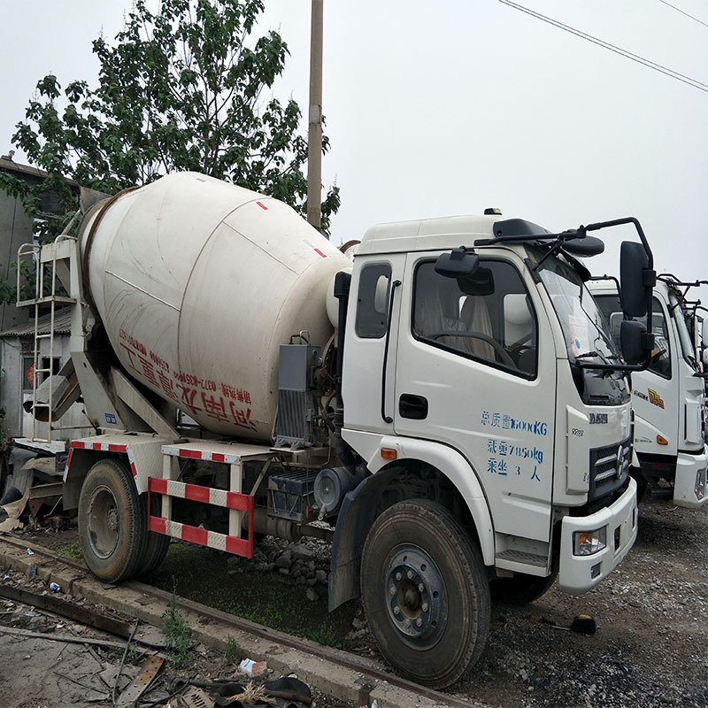 贵州销售二手混凝土搅拌罐车 6方时代J5 15年小型混凝土搅拌车