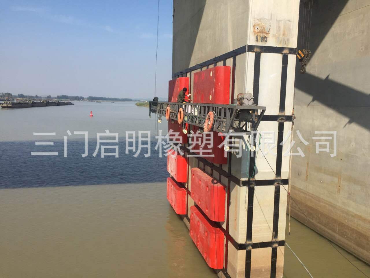 复合材料防撞护舷 桥墩固定式护舷 钢复合材料防撞护弦 消能护舷-阿里巴巴