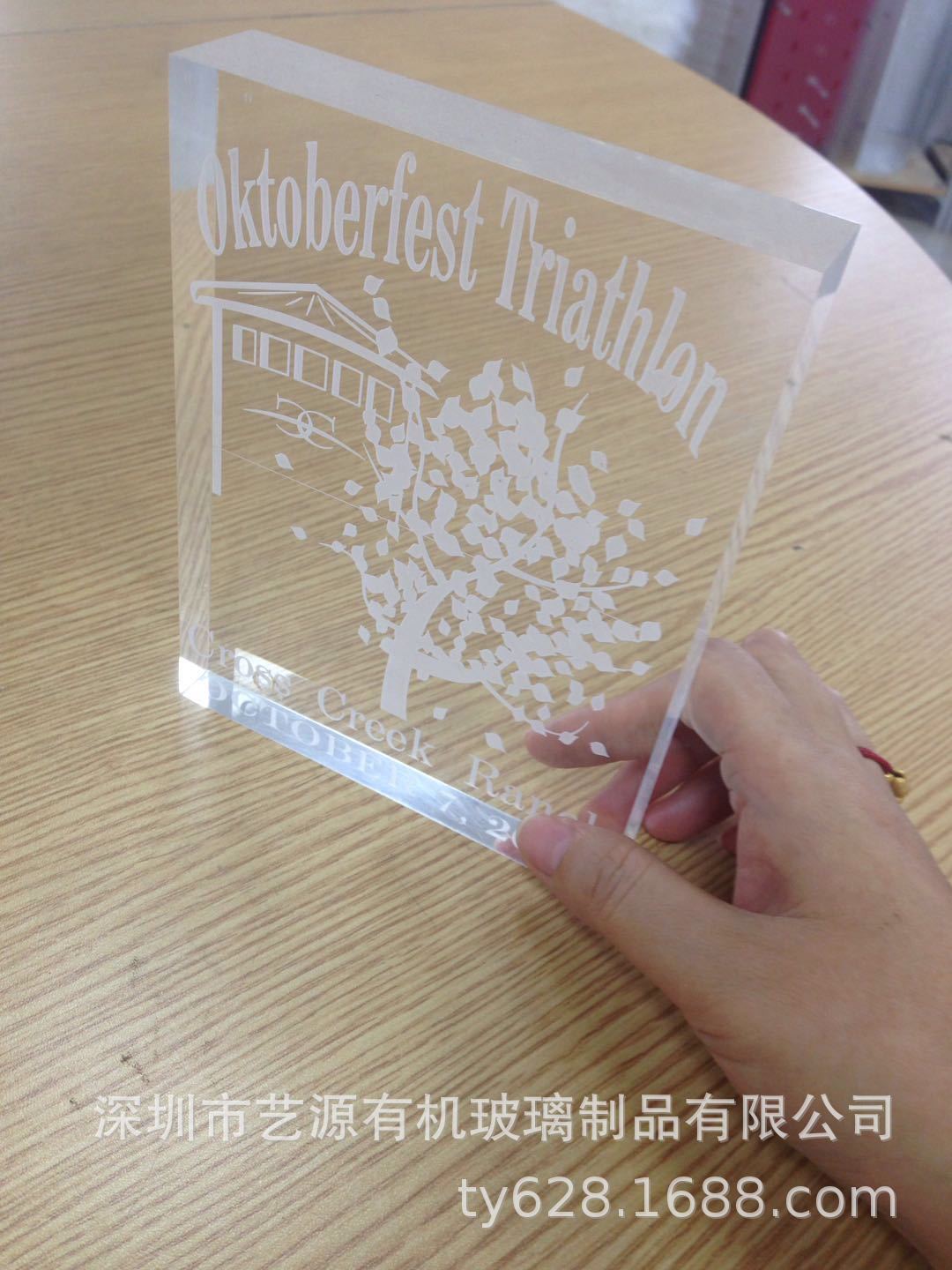 东莞 定制亚克力镭射圣诞工艺礼品  圣诞树节日礼物 压克力有机玻